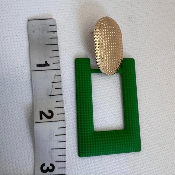 NEW Bright Kelly Green Gold Lightweight Statement Earrings Geometric Art Deco - Picture 11 of 13